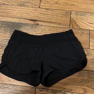 girl lululemon size 10 shorts